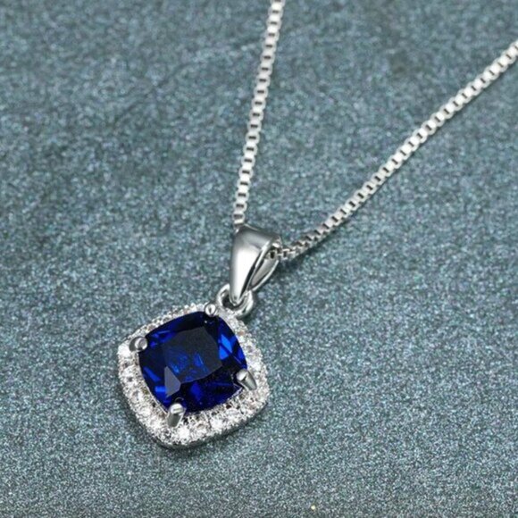 NEW 18k White Gold Cushion Cut Diamond Sapphire Necklace - Picture 2 of 2